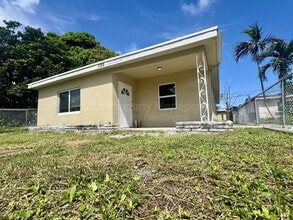 Building Photo - 1155 Peak Rd
