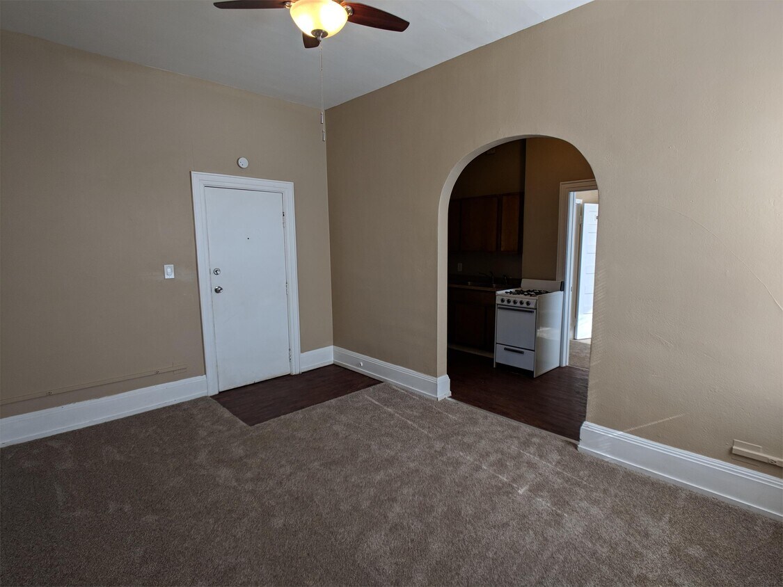 Foto principal - 517 E 4th St