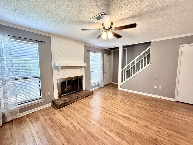 Building Photo - 955 Ridgepoint Ct