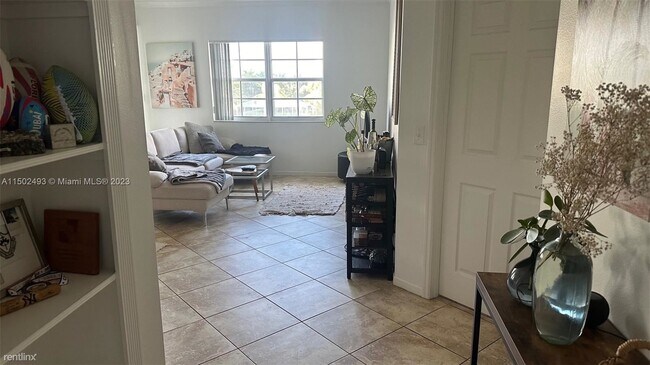 Foto del edificio - 2 br, 2 bath Condo - 3215 NE 184th St Apt ...