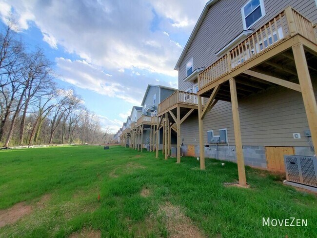 Foto del edificio - 277 Vanderbilt Rd