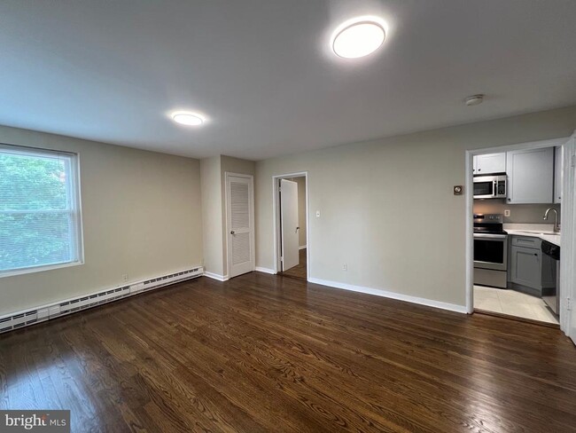 Building Photo - 1501 Key Blvd