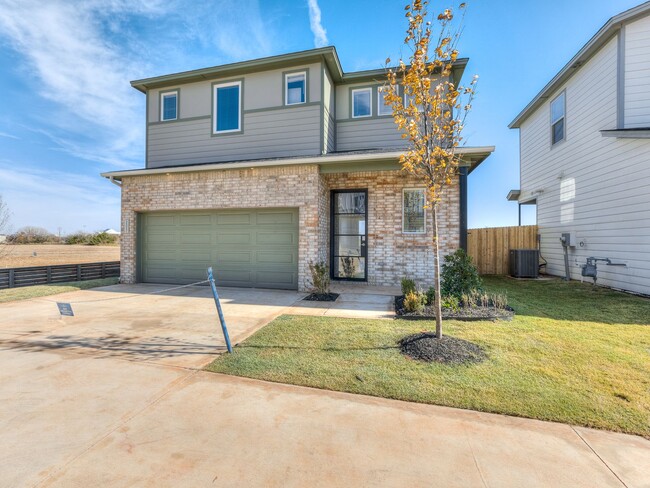 Building Photo - Beautiful New Construction Home in Edmond/...