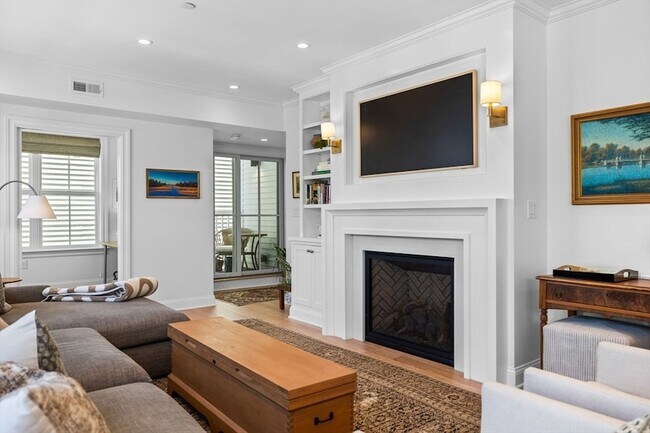 Foto del edificio - 521 E 8th St