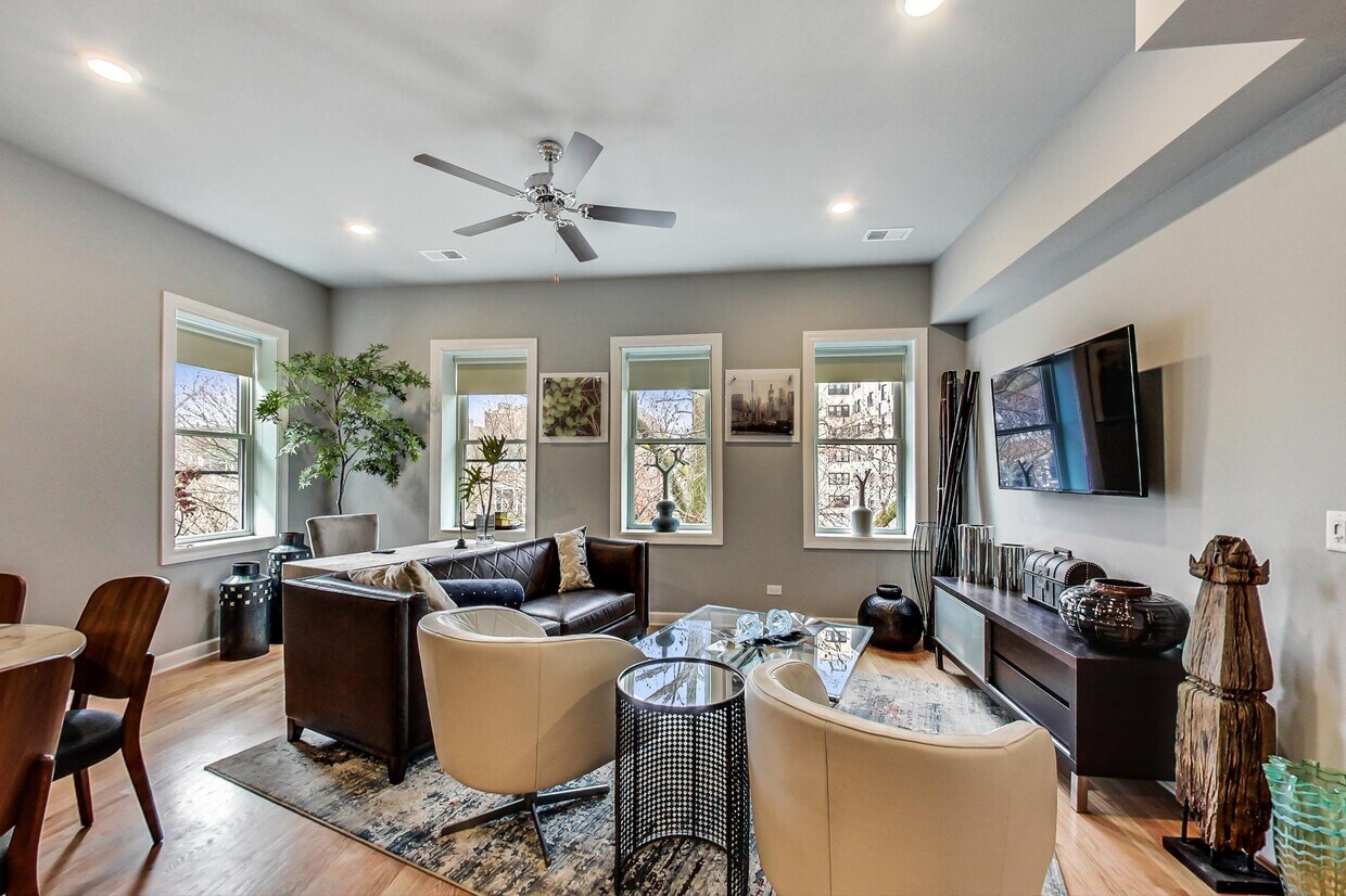 Foto principal - 5117 S Kenwood Ave