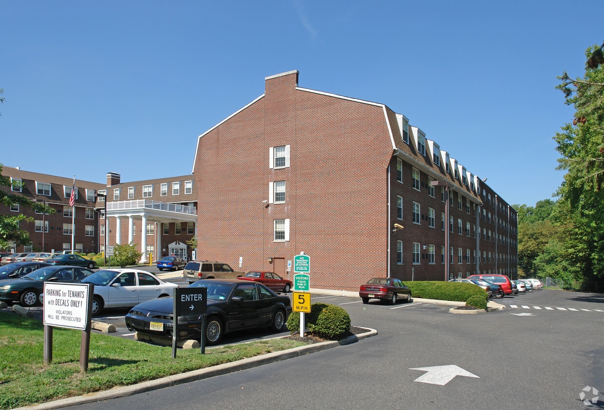 Colonial Park (Leasehold) Apartments - Woodbury, NJ | Apartments.com