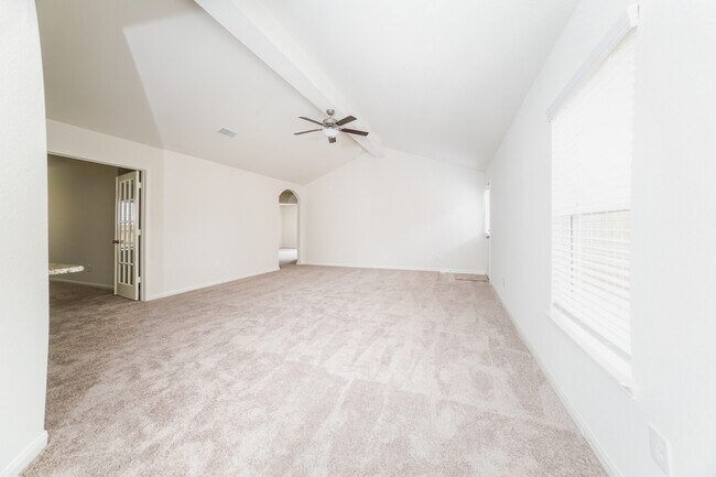 Foto del edificio - 26709 Frost Dr