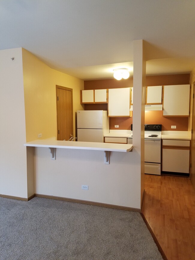 Kitchen - 1551 W Crystal Rock Ct