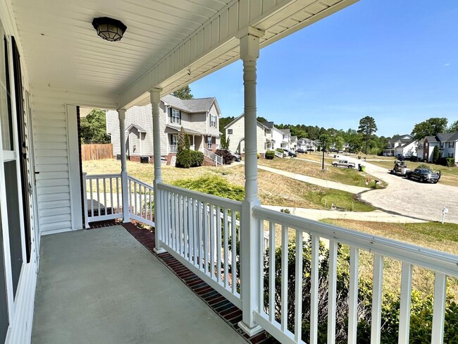 Foto del edificio - 284 Briarwood Pl
