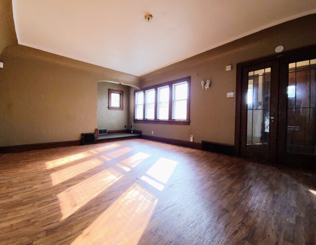 Building Photo - 4730 N 19th Plz