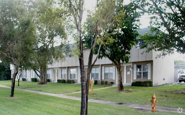 Foto del edificio - The Townhomes Of Plantation