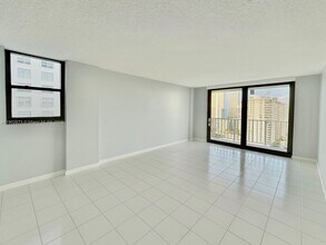 Building Photo - 290 174th St