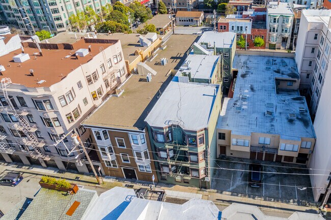 Building Photo - 140 Page St