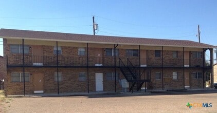 Building Photo - 2902 Lake Rd