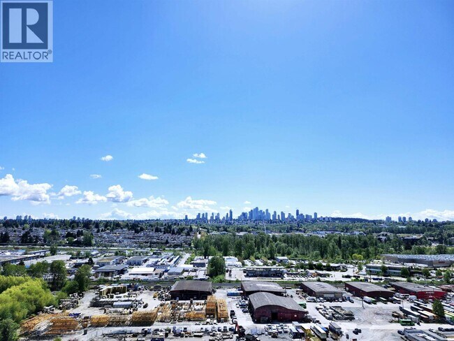 Photo du bâtiment - 4880 Lougheed Hwy