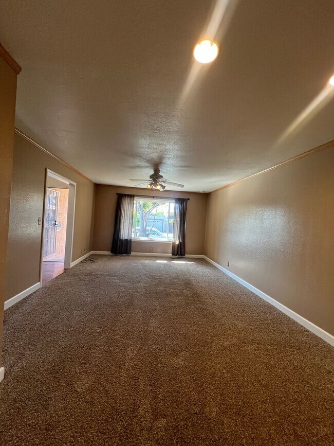 Building Photo - Wonderful 2 bed, 2 bath in Fremont plus BO...
