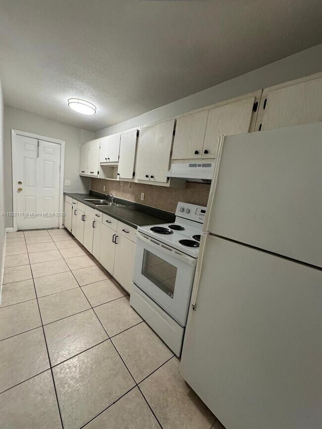 Foto del edificio - 325 NW 15th St