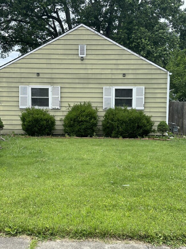 Foto del edificio - 937 Meadow Ln