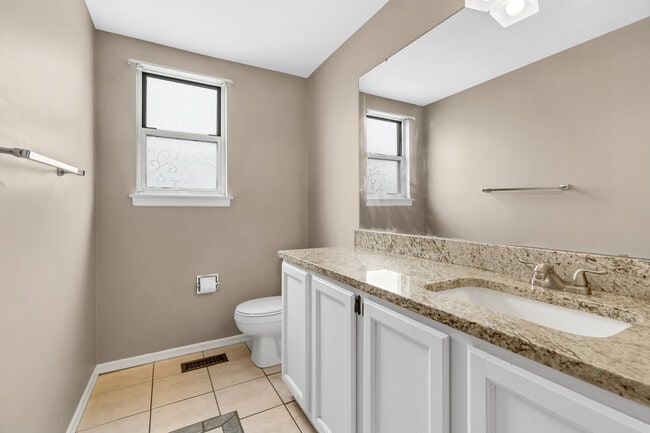 Building Photo - 513 River Bend Estates Dr