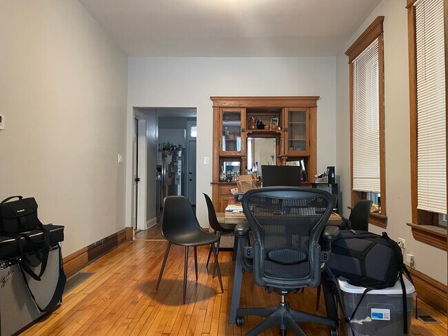 Foto del edificio - 1645 S Miller St