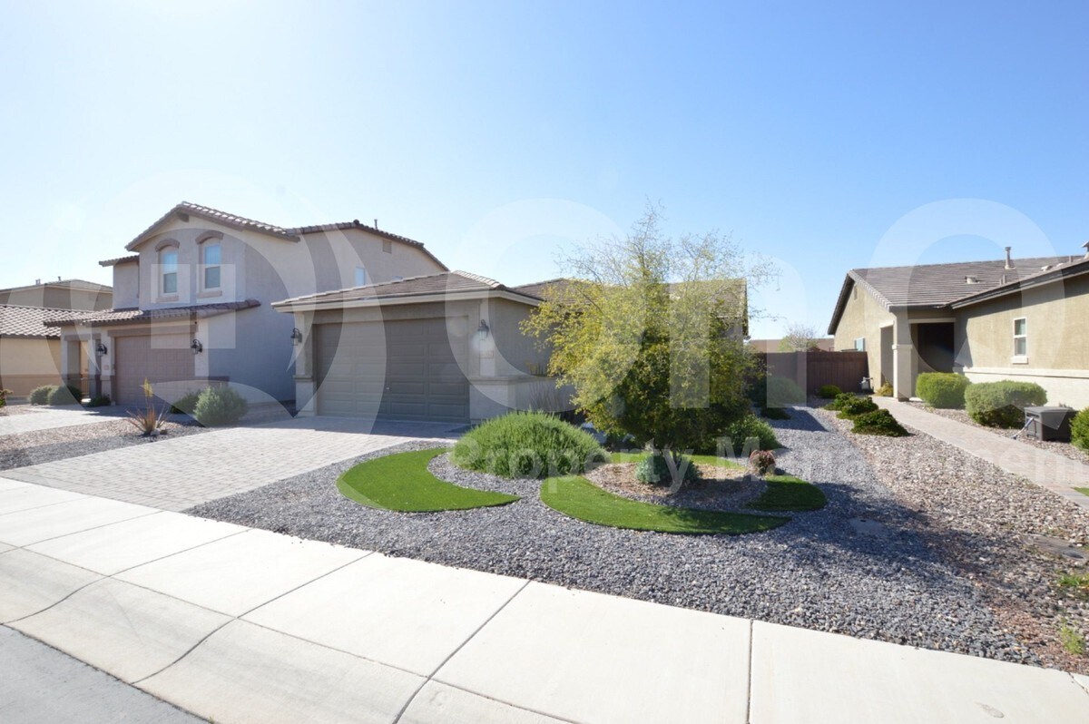 Foto principal - 41582 N Willow Ct