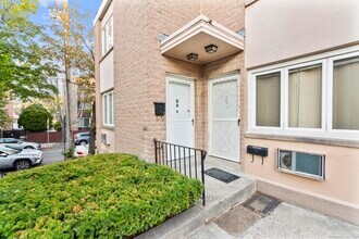 Building Photo - 120 Wooster St