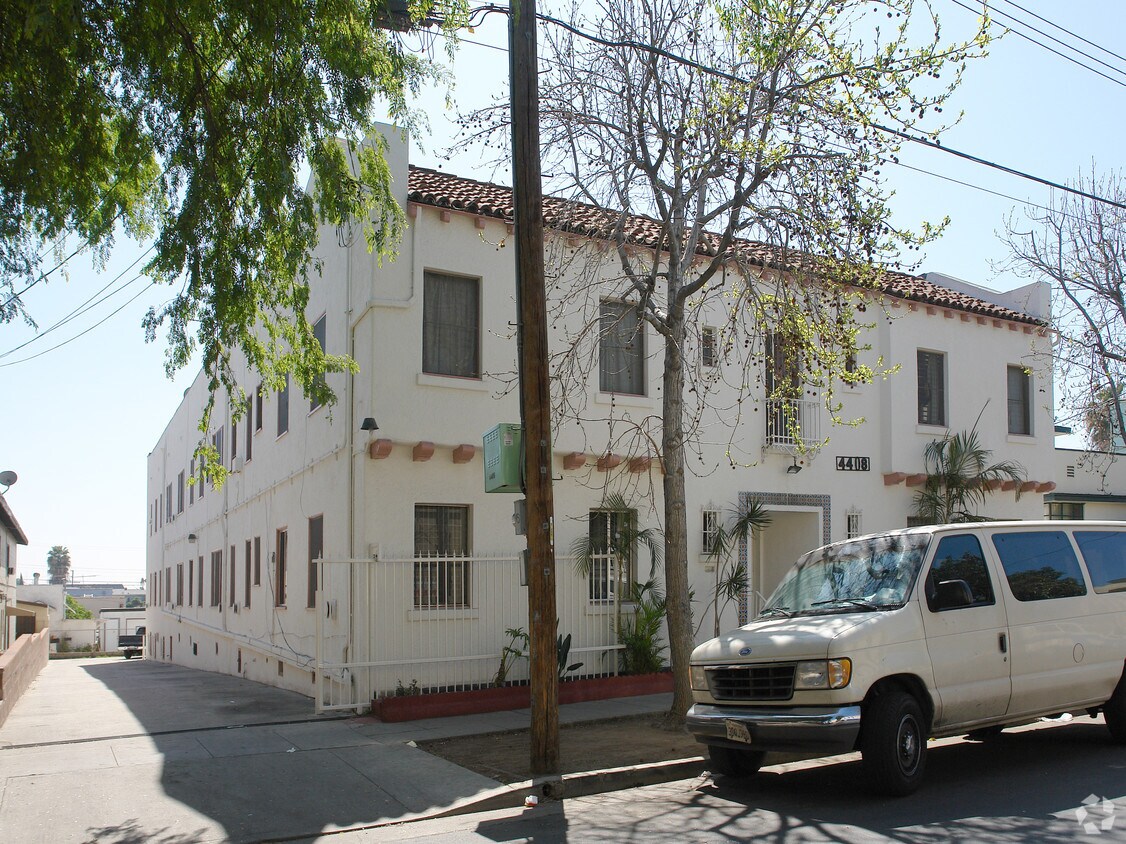 Building Photo - 4408 E Lockwood Ave