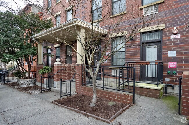 Building Photo - 219 17th St