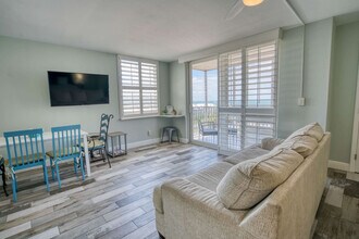 Building Photo - 5500 Bonita Beach Rd SW