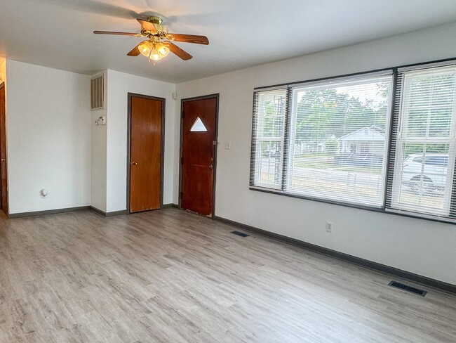 Foto del edificio - 1307 Tabb Ave