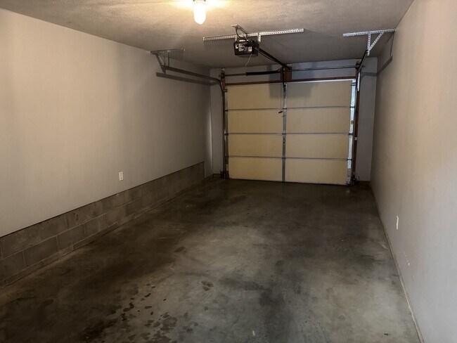 Foto del edificio - 180 Wild Rose Ln