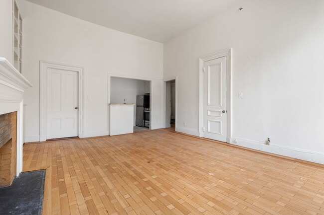 Building Photo - 413 Beacon St