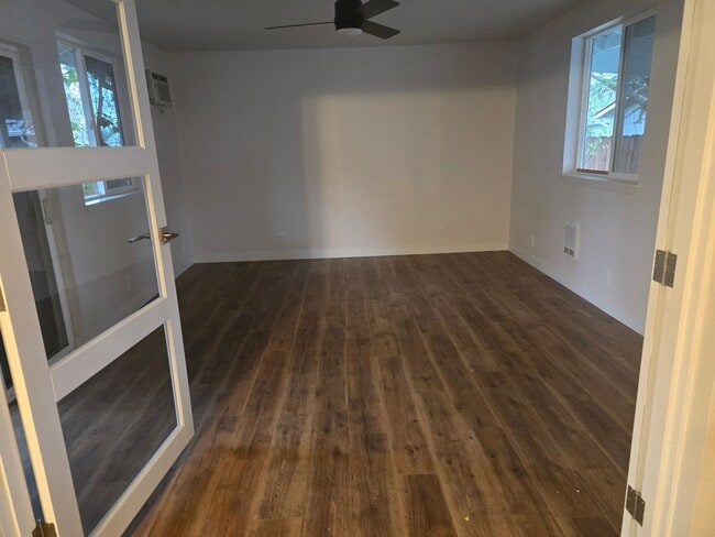 Foto del edificio - 3 bed 1 bath  Home for Rent in Grants Pass