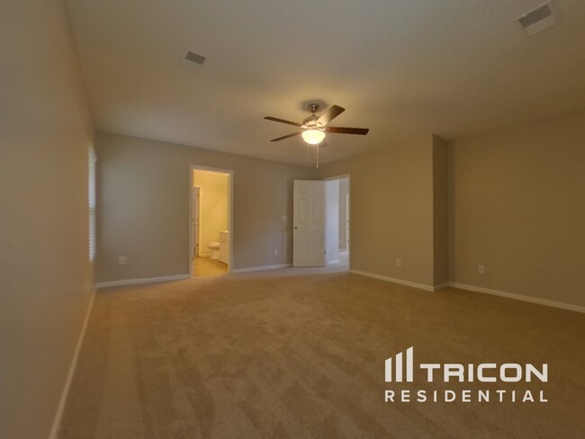 Foto del edificio - 244 Wild Olive Dr