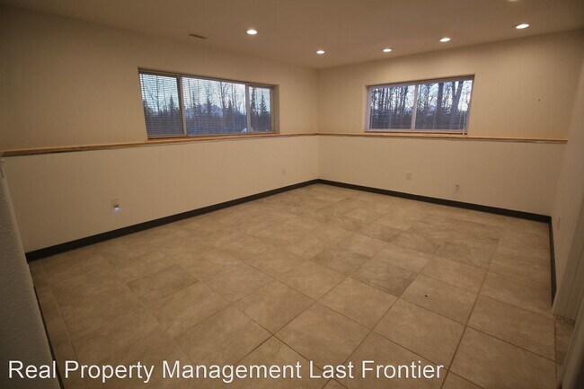 Foto del edificio - 1780 S Mack Dr