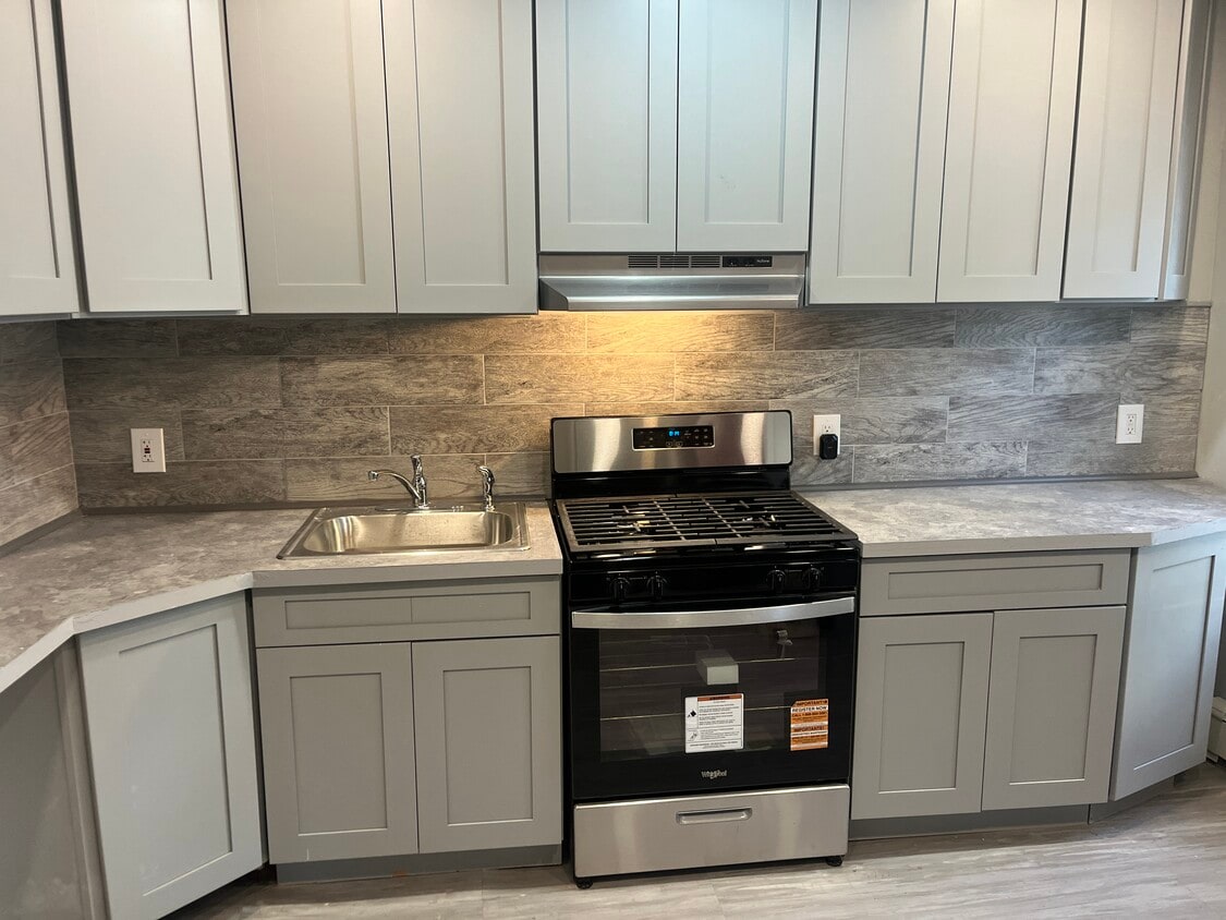 New - 923 North Ave