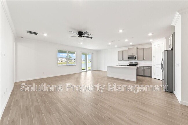 Foto del edificio - 2037 Fuchsia Pl NW