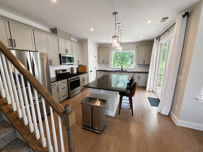 Building Photo - 820 Amley Pl