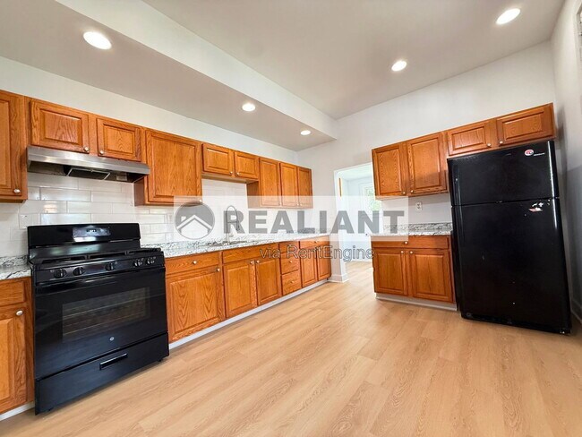 Foto del edificio - 124 W 31st St