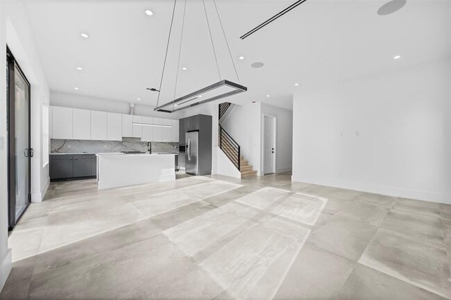 Foto del edificio - 3294 SW 15th Ave
