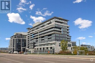 Building Photo - 395-395 Dundas St W