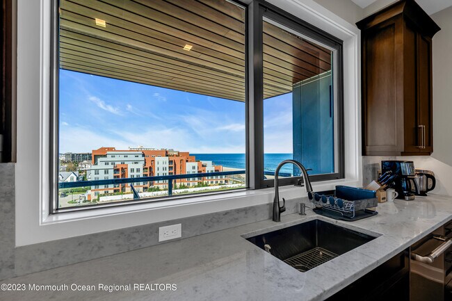 Foto del edificio - 365 Ocean Blvd