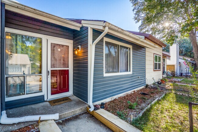 Foto del edificio - 511 Post Oak Ln