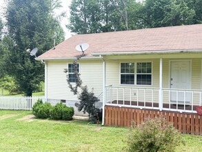 Building Photo - 125 W Bangham Rd