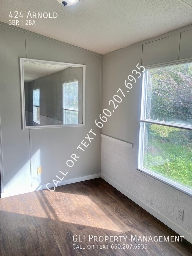 Building Photo - 424 Arnold-