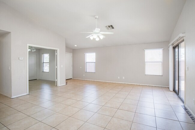 Foto del edificio - 12542 W Jackson St