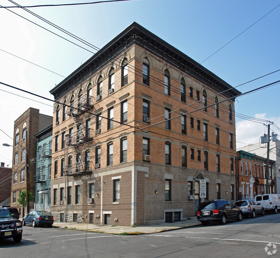 Foto principal - 801 West St