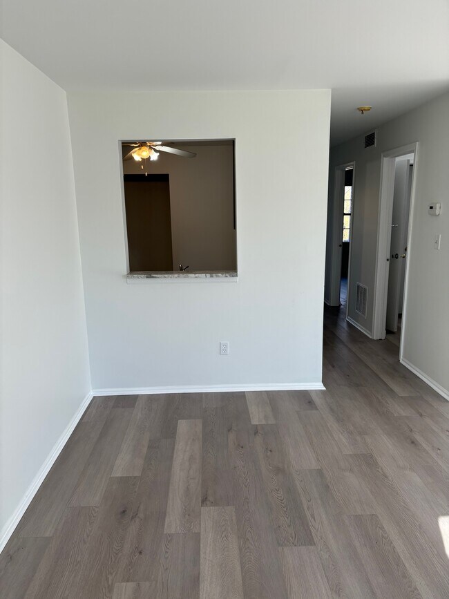 Dinning Area - 233 Wyndham Pl