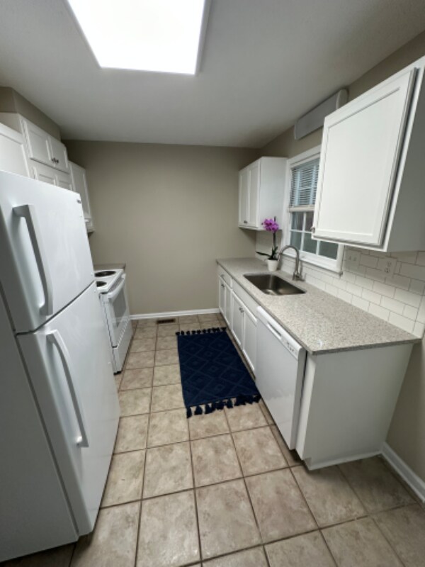 Foto del edificio - 5 Holly Downs Ct NW