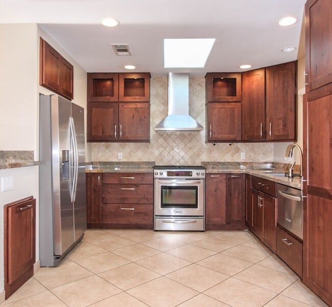 Building Photo - Sedona Home!